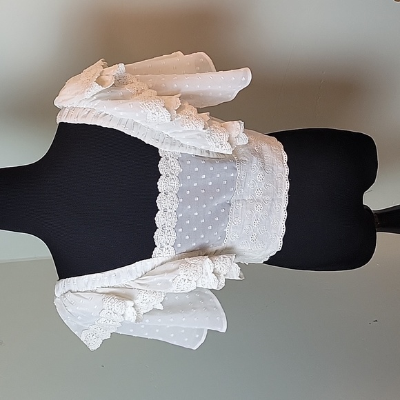 Hope & Ivy lace flutter sleeve crop top - Picture 2 of 6